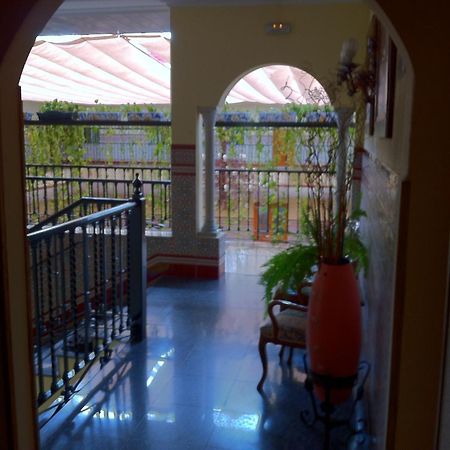 Hotel Sandra Alcala de Guadaira Exterior photo