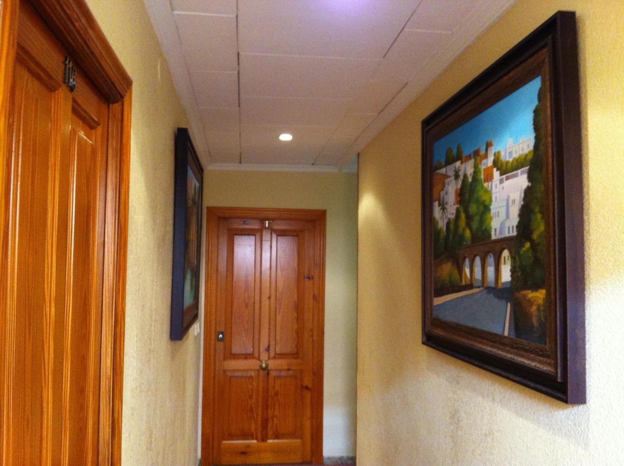 Hotel Sandra Alcala de Guadaira Exterior photo